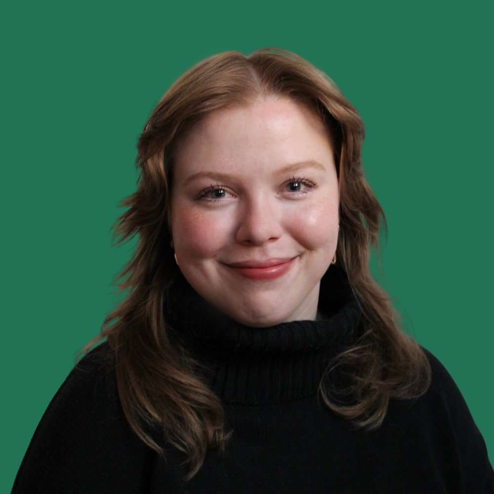 This is a headshot of Ivy Coach's Hannah Skaran, a former University of Chicago admissions officer.